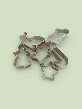 6 Piece Metal Christmas Cookie Cutter Set